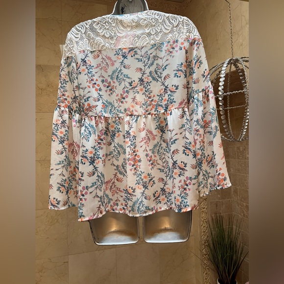 Small sheer top #558 - Picture 7 of 8